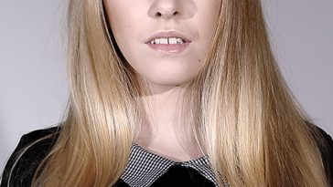 Safira Yakkuza VR Porn - Safira Yakkuza Virtual Reality Porn